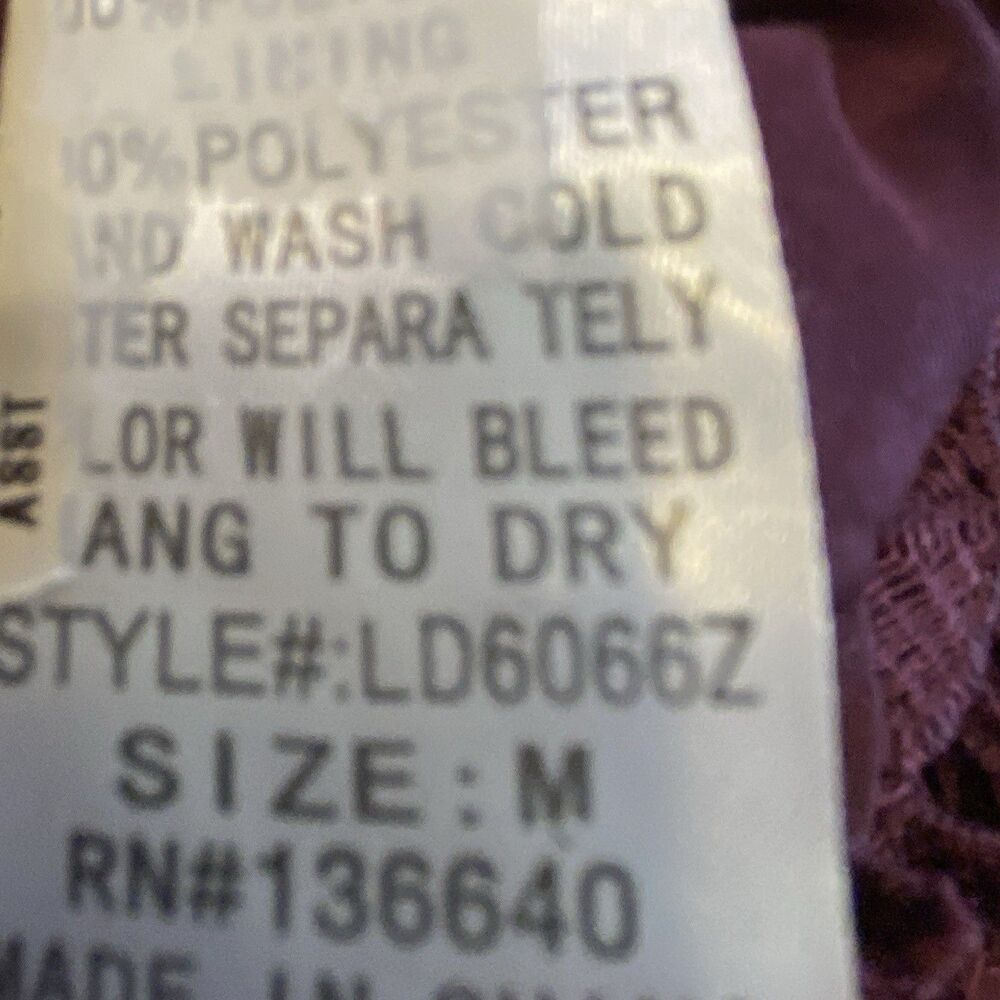 L'Atiste Crochet Lace Sheath Dress M Purple Lined Scallop Edges Bell Sleeves NEW - Picture 7 of 7